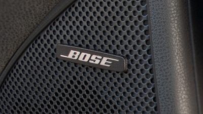 Nissan 370Z Coupe car Bose speaker detail